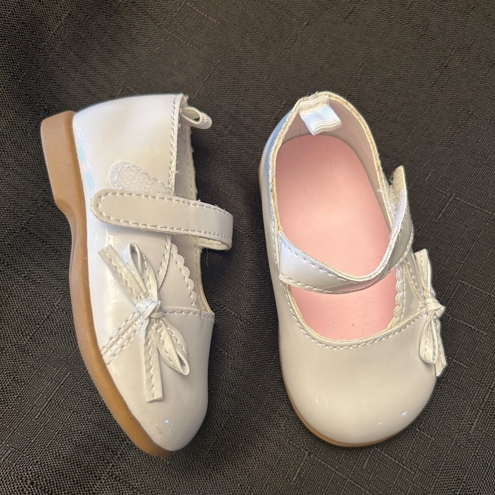 Trim foot Co. white toddler‎ shoes Sz-3 (6-9months) New with tags.  H